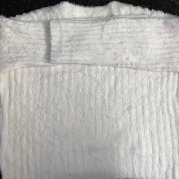 Aritzia Babaton Ulmann Sweater - Picture 4 of 4